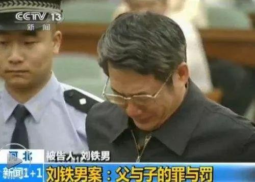 保時捷女車主一巴掌，童所長被免職，被“坑”的丈夫冤不冤？
